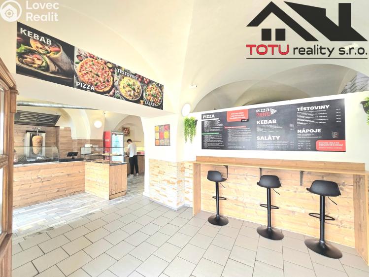 Prodej rodinného domu Broumov, Mírové náměstí č. 17