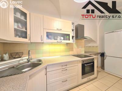 Prodej rodinného domu Broumov, Mírové náměstí č. 2