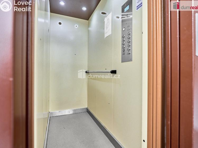 Prodej bytu 2+KK Karlovy Vary, Dubová č. 12