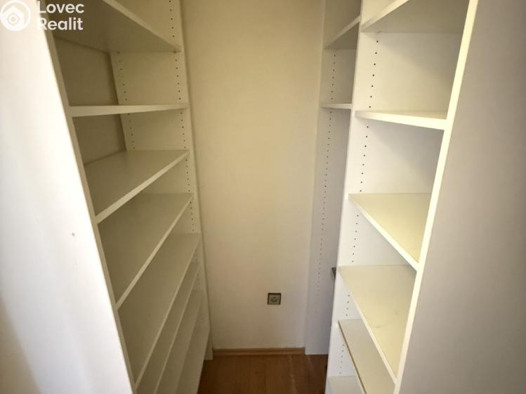 Аренда квартиры 3+1 Praha, Nitranská č. 14