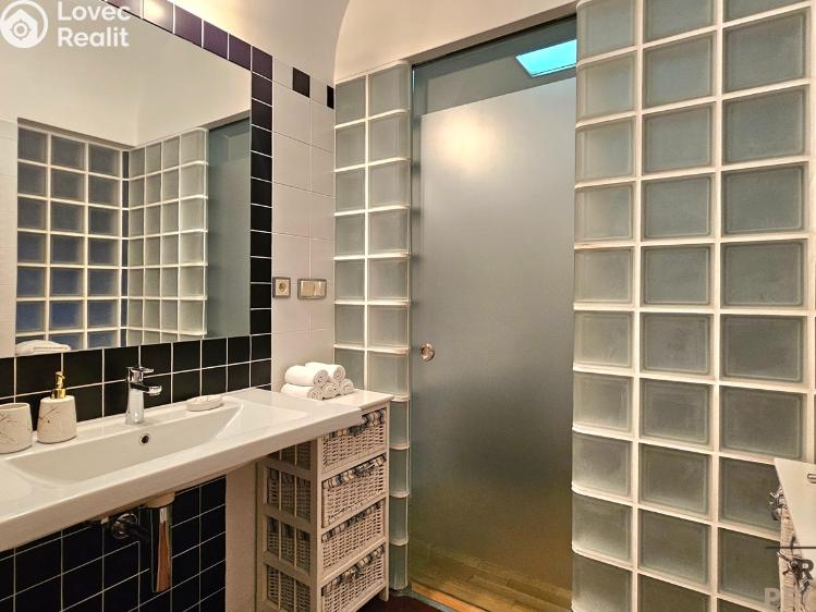 Pronájem bytu 2+KK Praha, Masarykovo nábřeží č. 12