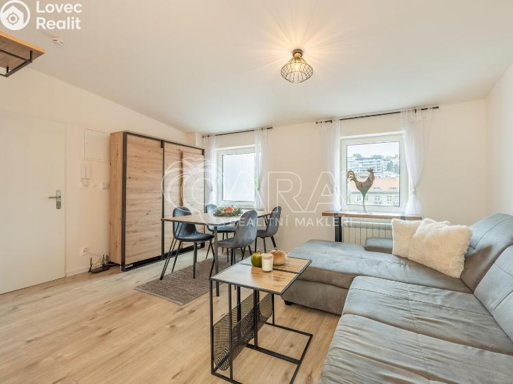 Prodej bytu 2+KK Praha, Holubova 2517/4 č. 9