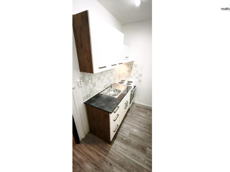 Pronájem bytu 2+1 Praha 3 č. 7