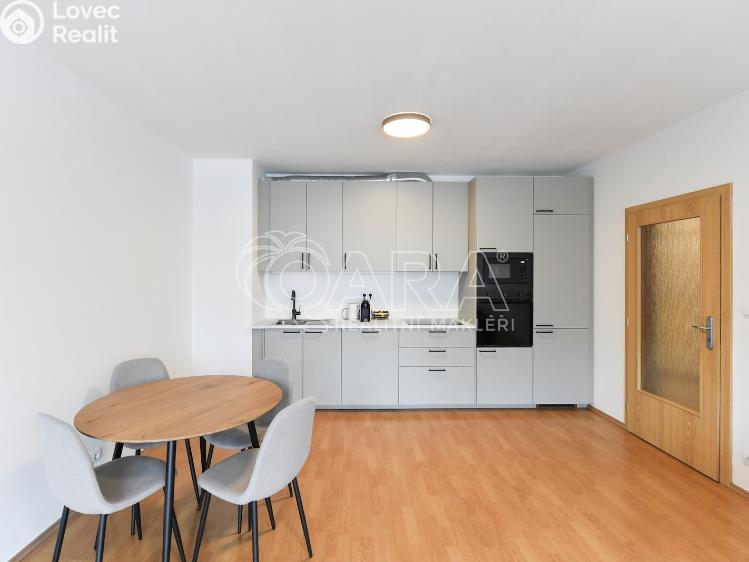 Pronájem bytu 2+KK Praha, Panuškova 1301/4 č. 6