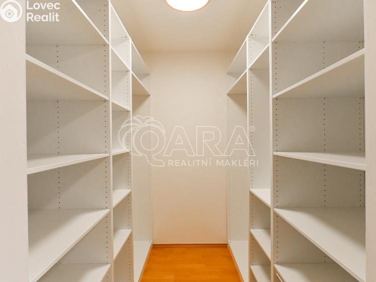 Pronájem bytu 2+KK Praha, Panuškova 1301/4 č. 9