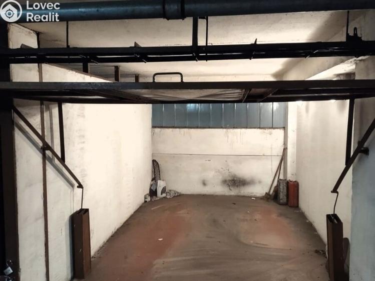 Pronájem garáže Praha, Hviezdoslavova č. 3