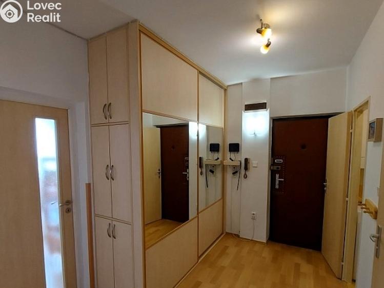 Pronájem bytu 3+1 Praha, Zbudovská č. 17