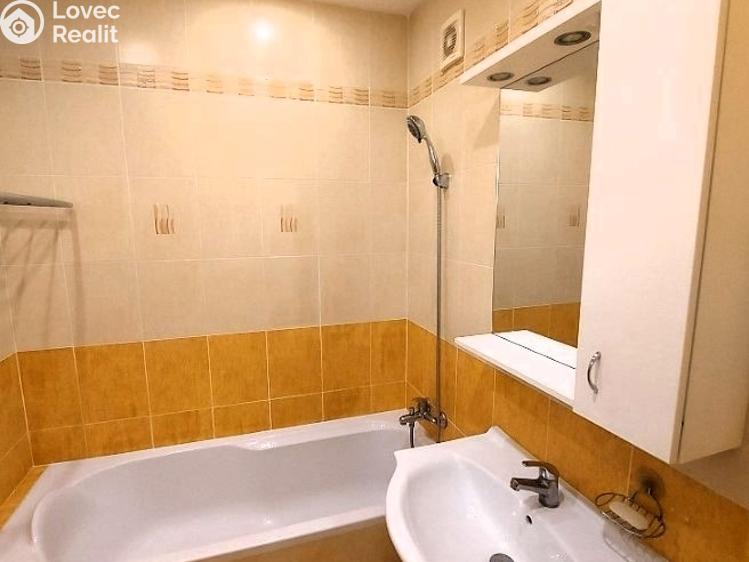 Pronájem bytu 3+1 Praha, Zbudovská č. 18