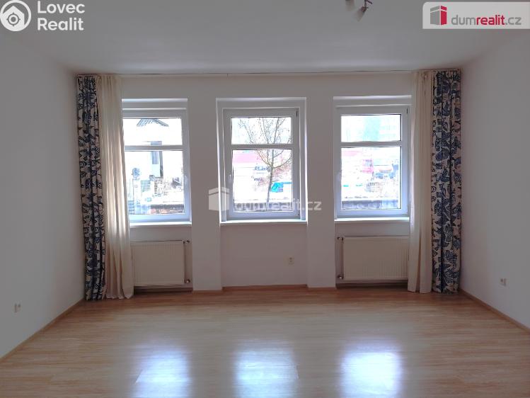 Pronájem bytu 3+1 Děčín, Sládkova č. 6