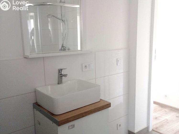 Pronájem bytu 3+1 Návsí č. 9