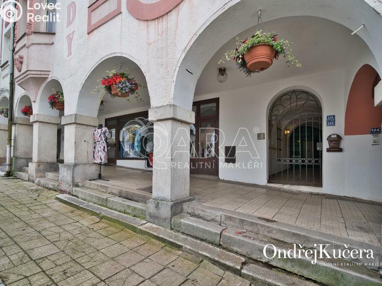 Sale apartment building Trutnov, Krakonošovo náměstí 123 č. 31