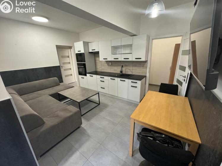 Pronájem bytu 3+KK Praha, Pernického 906/13 č. 4