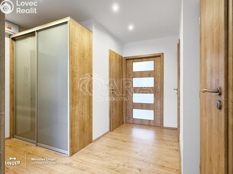 Prodej bytu 3+KK Praha, Novodvorská 406/121 č. 8