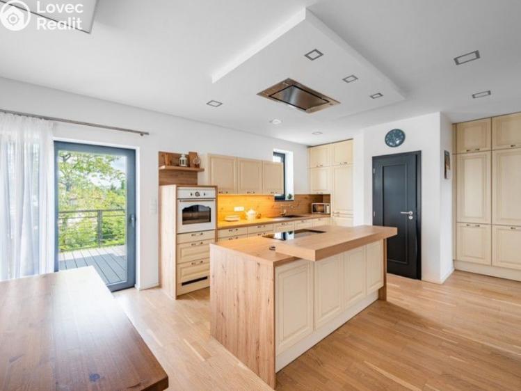 Продажа офисного помещения Praha, Herbenova č. 1