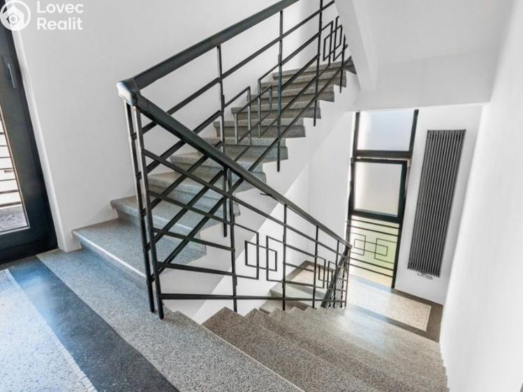 Продажа офисного помещения Praha, Herbenova č. 10