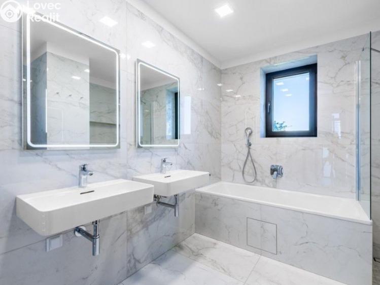 Продажа офисного помещения Praha, Herbenova č. 11