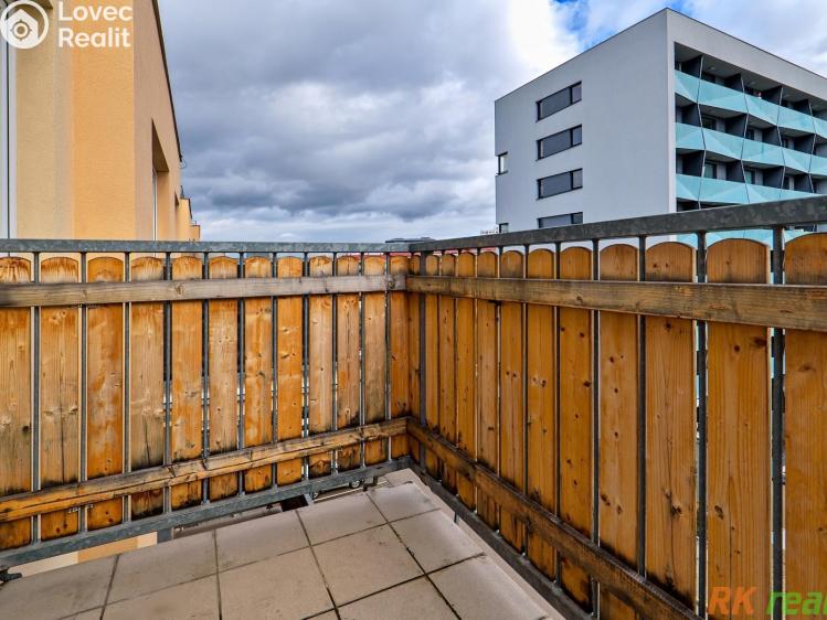 Pronájem bytu 3+KK Praha, Dobrovolného č. 8