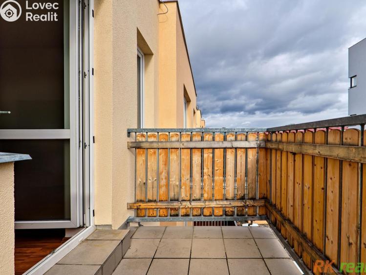 Pronájem bytu 3+KK Praha, Dobrovolného č. 18