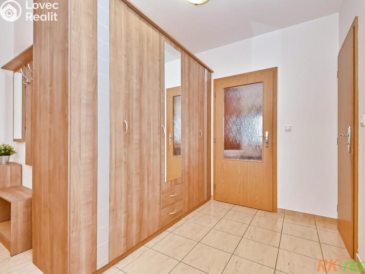 Pronájem bytu 3+KK Praha, Dobrovolného č. 28