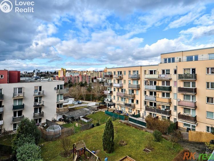 Pronájem bytu 3+KK Praha, Dobrovolného č. 35