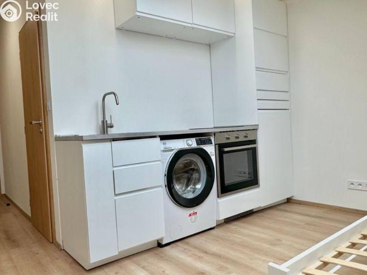 Pronájem bytu 1+KK Praha, Sokolská č. 8