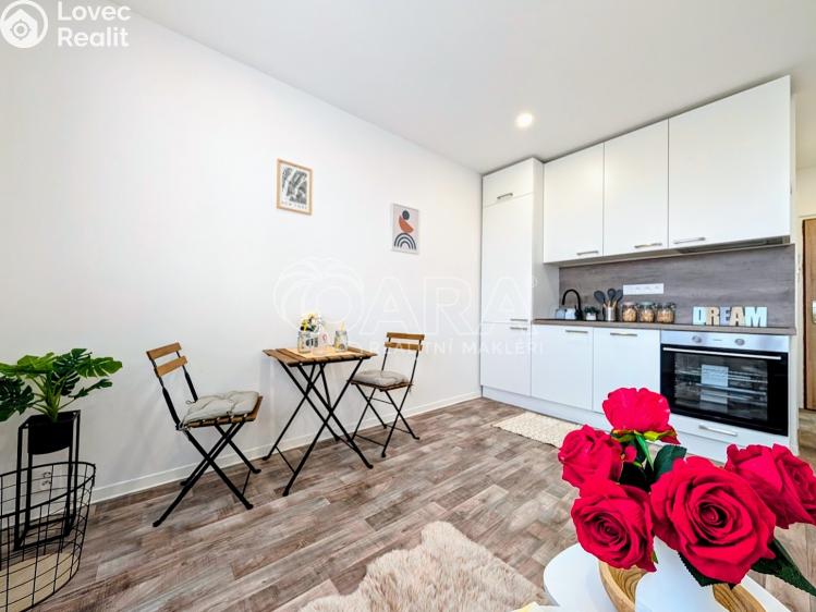 Prodej bytu 1+KK Plzeň, Šimerova 460/7 č. 8