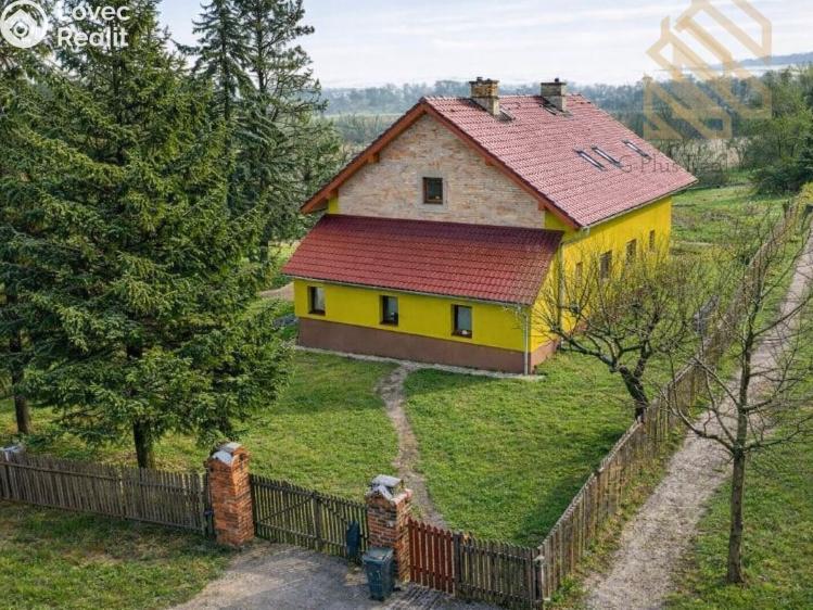 Продаж сімейного будинку Velemín č. 26