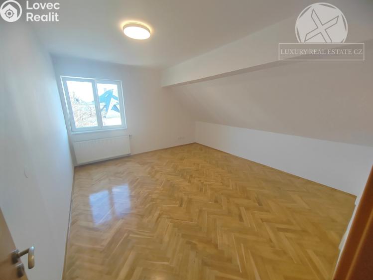 Аренда квартиры 3+1 Praha, Kladenská č. 8