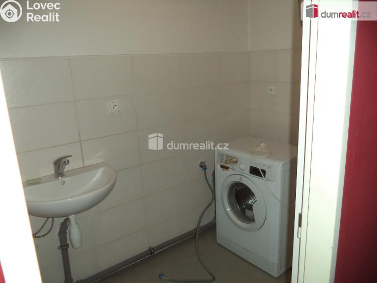 Rent commercial space Ostrava, Krmelínská č. 17