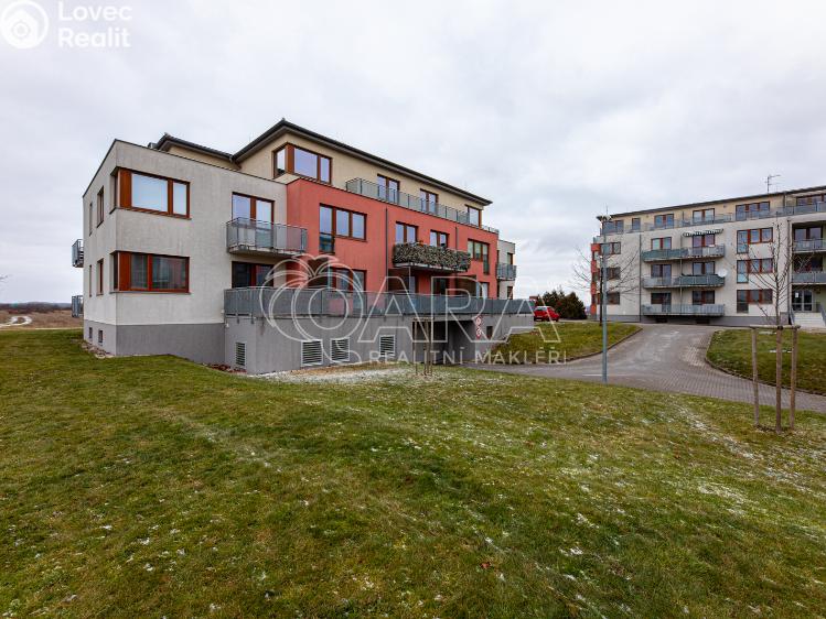 Pronájem bytu 2+KK Praha, Tvrdonická 471/1 č. 1