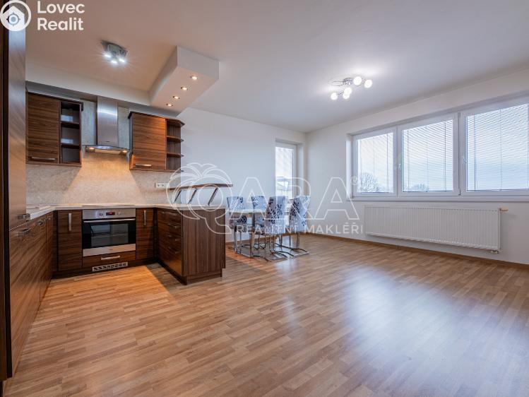 Pronájem bytu 2+KK Praha, Tvrdonická 471/1 č. 2