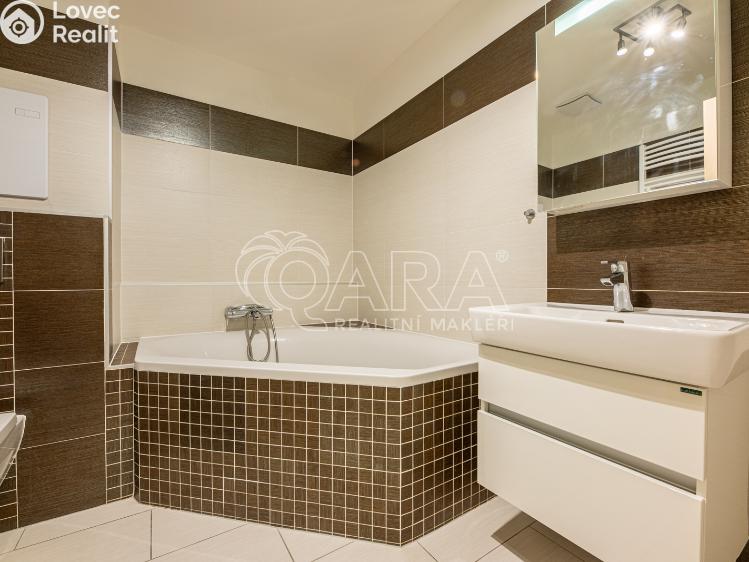 Pronájem bytu 2+KK Praha, Tvrdonická 471/1 č. 7