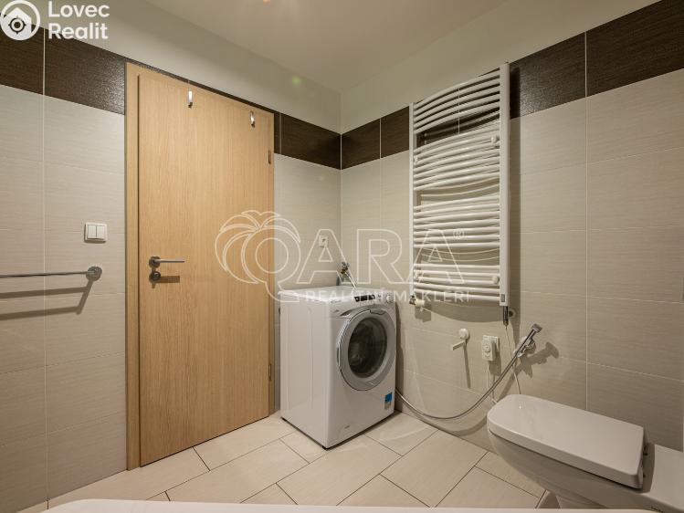 Pronájem bytu 2+KK Praha, Tvrdonická 471/1 č. 8