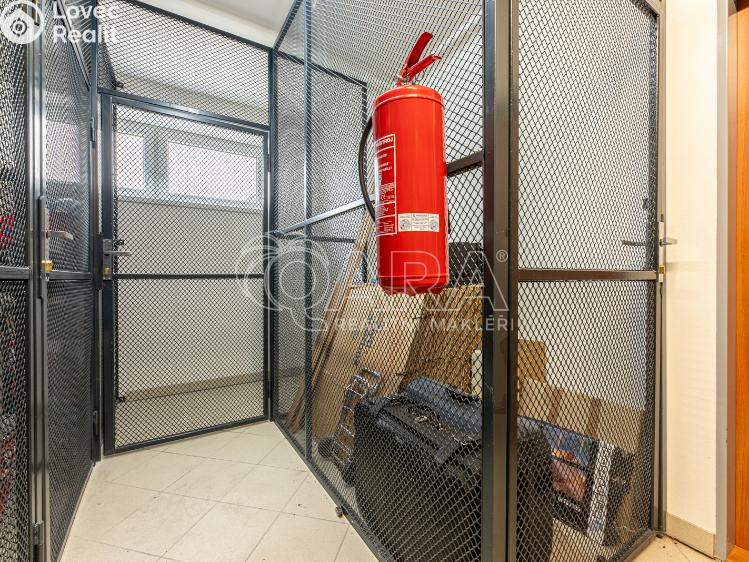 Pronájem bytu 2+KK Praha, Tvrdonická 471/1 č. 17