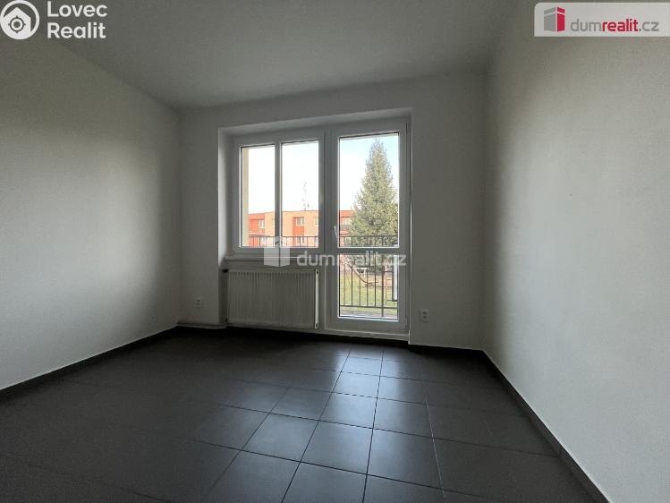 Pronájem bytu 3+1 Velvary, Chržínská č. 7