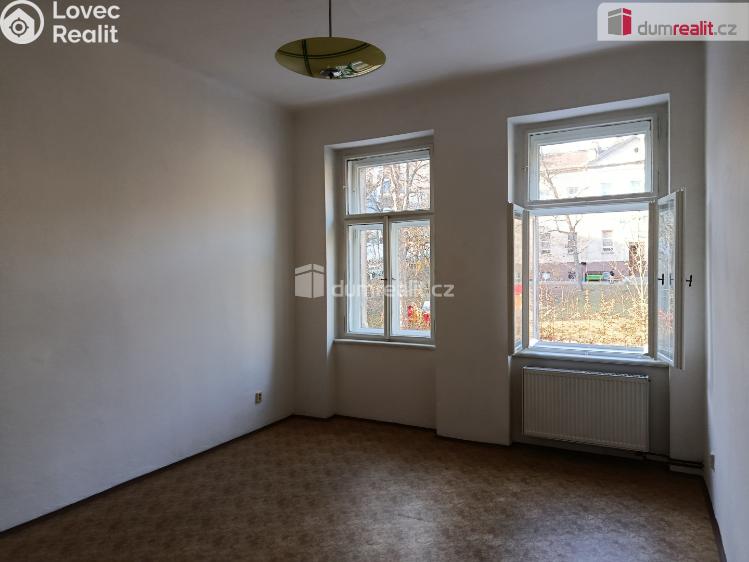Pronájem bytu 3+1 Praha 5, Holečkova č. 8