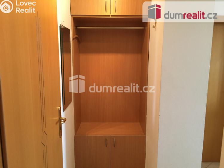 Pronájem bytu 1+1 Praha-Štěrboholy, Pod valem č. 6