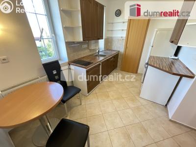 Pronájem bytu 1+1 Praha-Štěrboholy, Pod valem č. 1