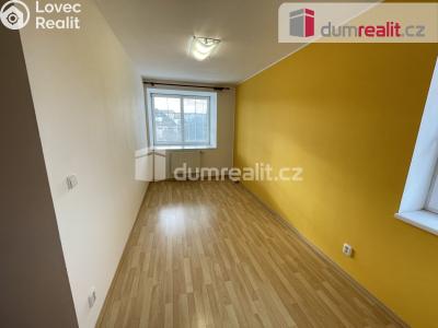 Pronájem bytu 1+1 Praha-Štěrboholy, Pod valem č. 4