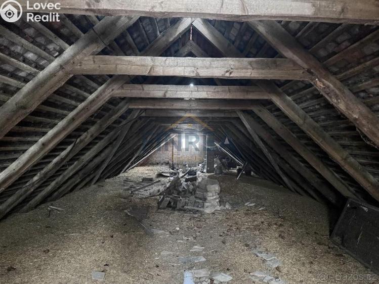 Sale farm buildings Děčany č. 8