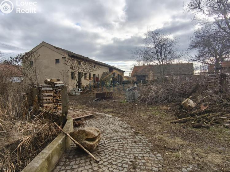 Prodej zemědělského objektu Děčany č. 13