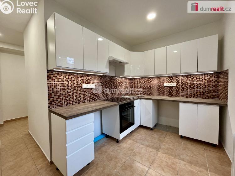 Pronájem bytu 3+1 Karlovy Vary, Šmeralova č. 2