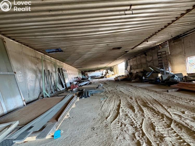 Prodej výrobní haly Nosislav č. 11