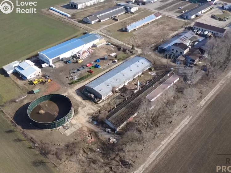 Prodej výrobní haly Nosislav č. 17