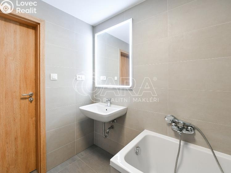 Pronájem bytu 2+KK Praha, Karla Guta 1673/5 č. 12