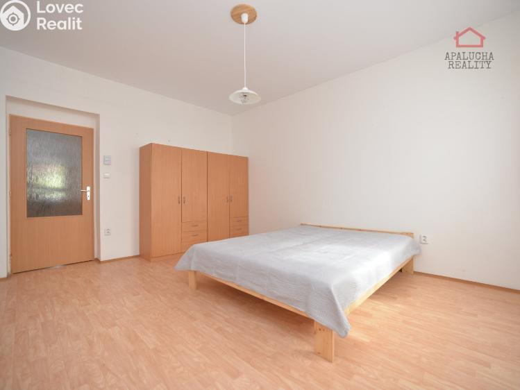 Pronájem bytu 2+KK Milovice, Kaštanová 670 č. 5