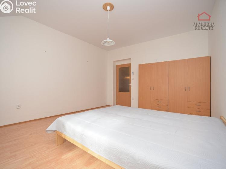 Pronájem bytu 2+KK Milovice, Kaštanová 670 č. 6