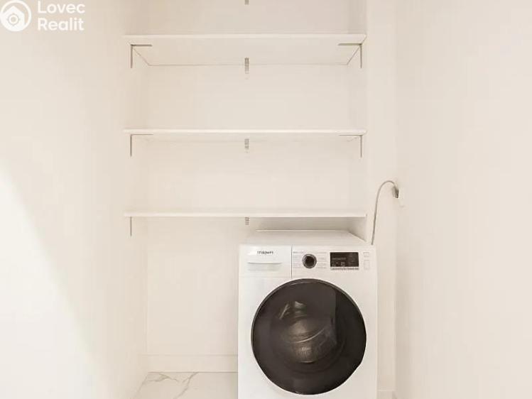 Pronájem bytu 2+KK Praha, Peckova č. 8