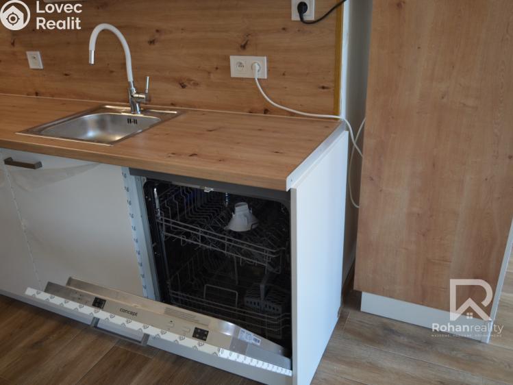 Pronájem bytu 4+KK Praha, Počernická č. 3