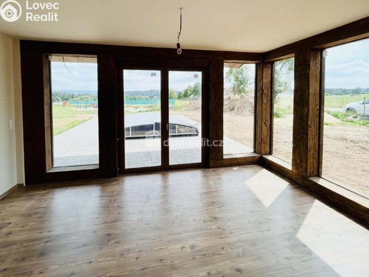 Prodej rodinného domu Zvěstov č. 12